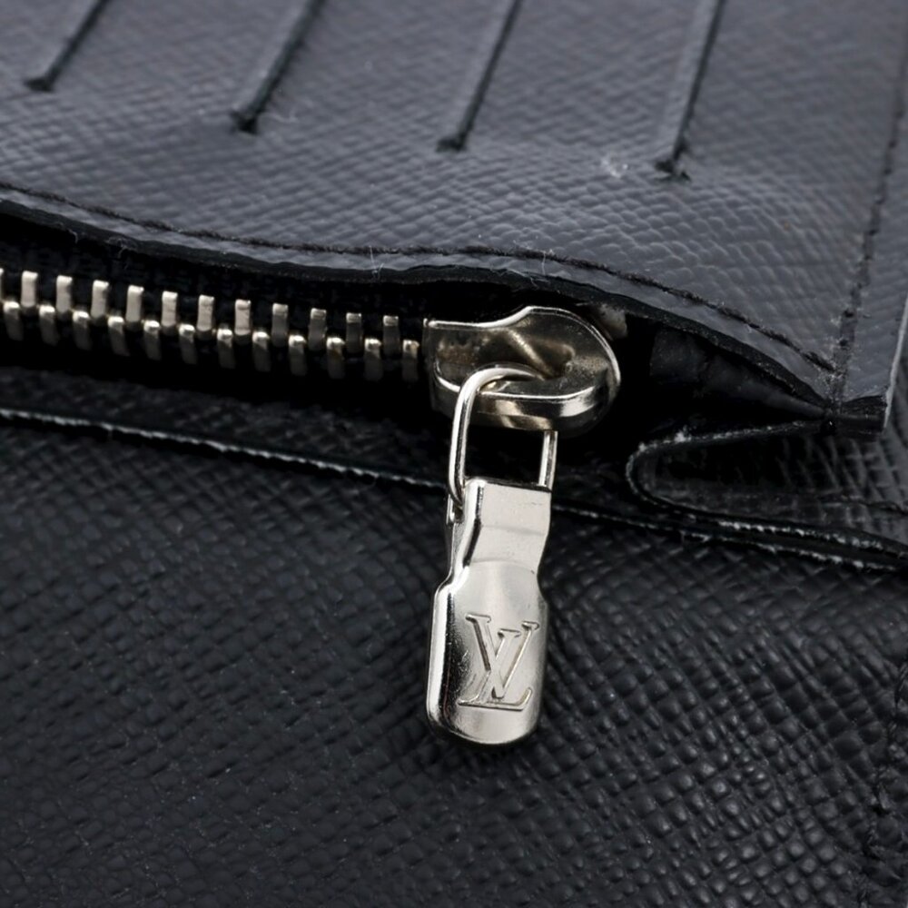 Louis Vuitton Black Epi Leather Brazza Long Wallet - Picture 9 of 10